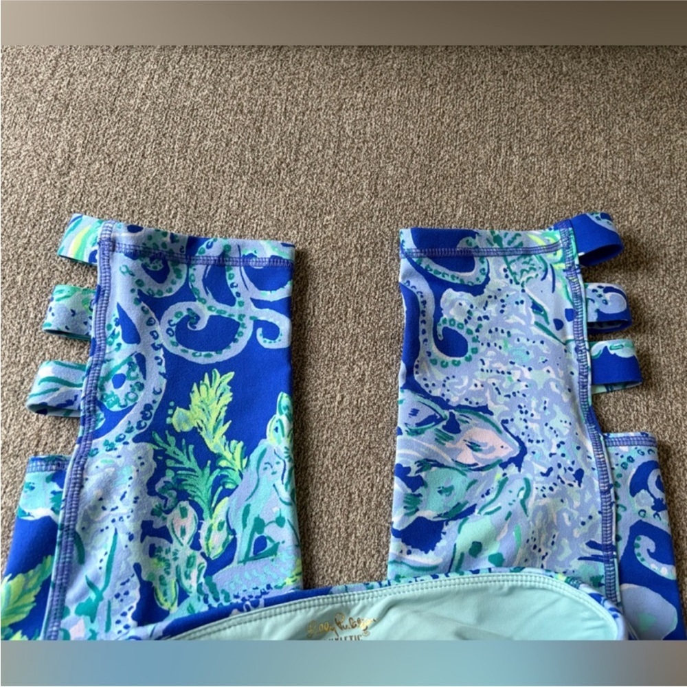 Lilly Pulitzer Luxletic Weekender Cropped Leggings Blue Current Sea Sirens Small - Picture 14 of 14